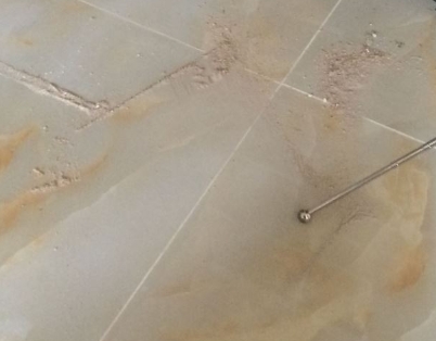 东兴瓷砖空鼓维修公司分享粘合剂选择不当在瓷砖铺贴过程中可能导致以下问题